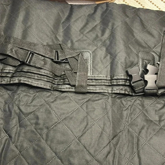 Brand New Brookstone Pet Hammock Seat Cover - Picture 3 of 3